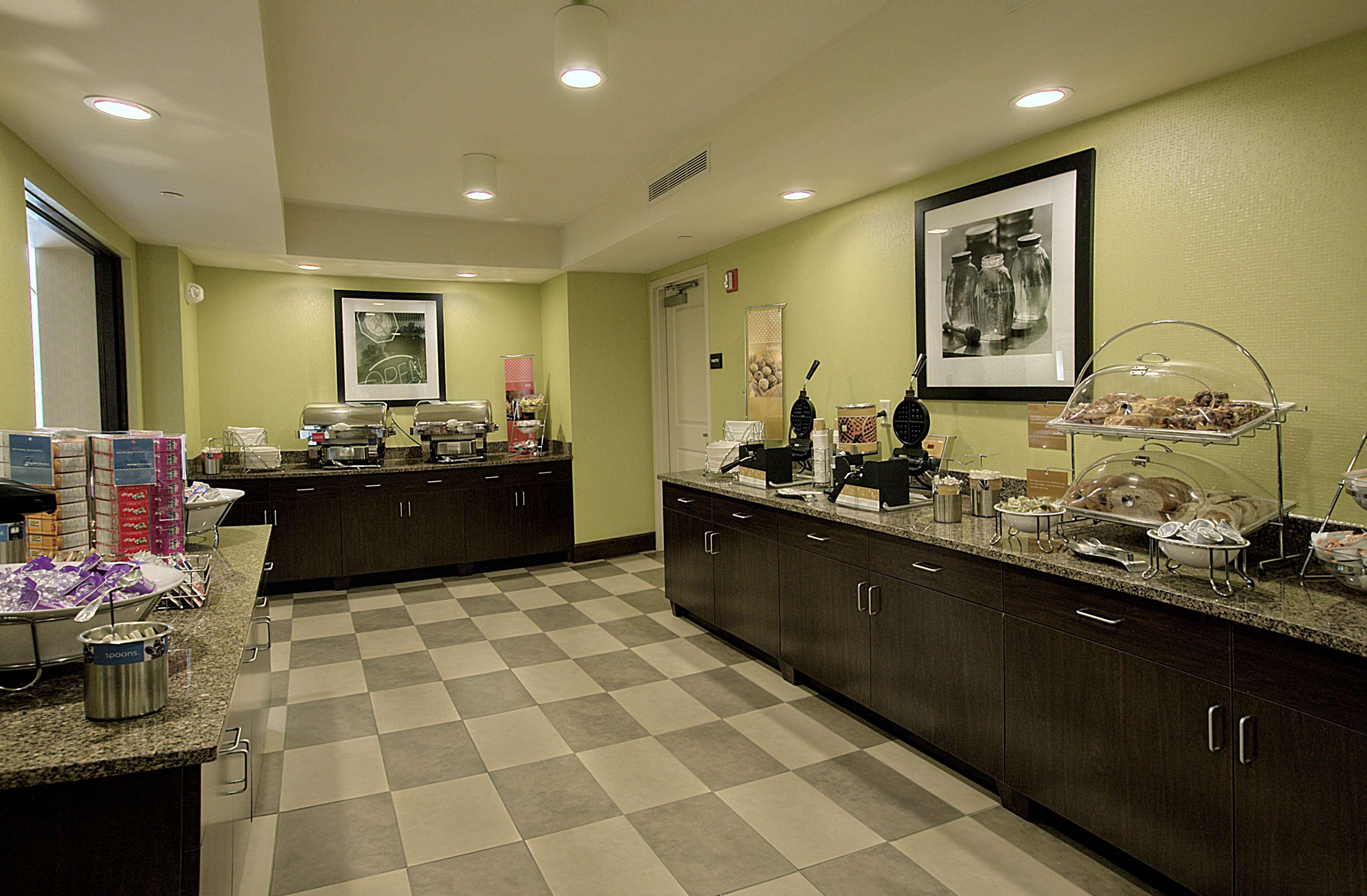 Hampton Inn Asheville-Tunnel Road Restaurant foto
